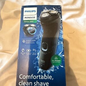 Philips Norelco Shaver 2400 - Black and Blue